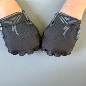 Men’s Specialized Body Geometry Dual Gel Short Finger Gloves